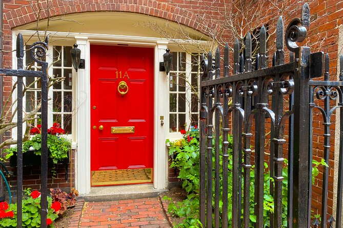 Beacon Hill Boston History + Photo Walking Tour (SMALL Group) - Louisburg Square: Greek Revival and Federal Details for Close-Up Shooting