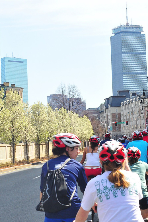 Boston: 2.5-Hour City View Bike Tour - Fenway Park to the Christian Science Center: Sports Meets City Power