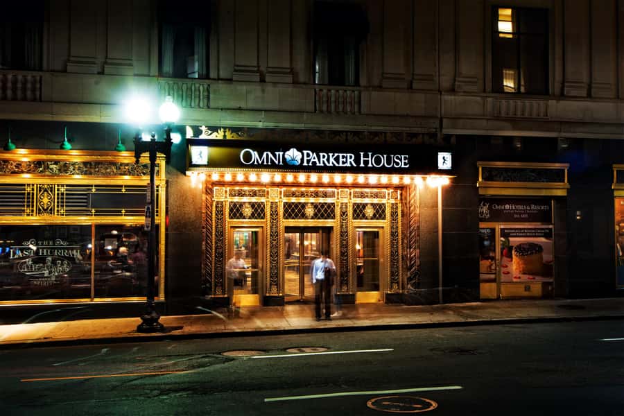 Boston: Boos and Brews Haunted Pub Crawl - Boston Common’s First Spooky Lesson