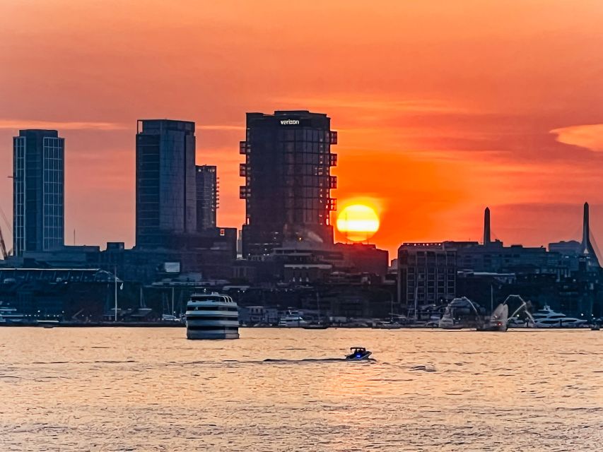 Boston: Boston Harbor Sunset Cruise - FAQ