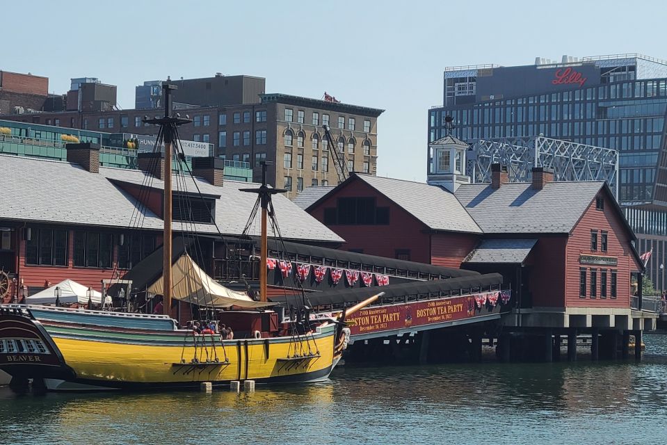 Boston: Boston Tea Party Ships and Museum Interactive Tour - Griffin’s Wharf: what you throw and what it means