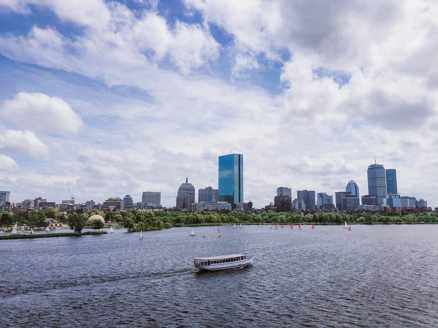 Boston: Charles River Sightseeing Cruise - Why a Charles River boat cruise makes Boston feel simpler