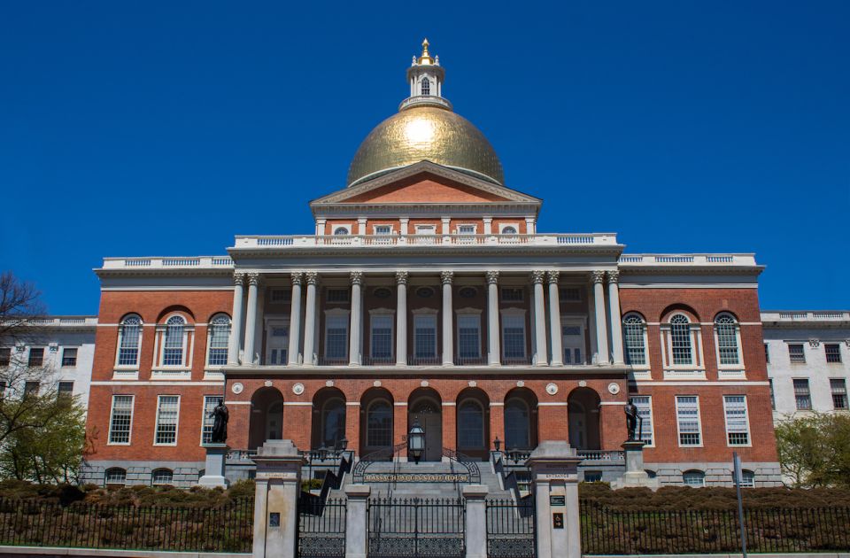 Boston: City History and Highlights Audio App Walking Tour - Boston factoids you’ll actually remember: molasses, beer, and Boston Common