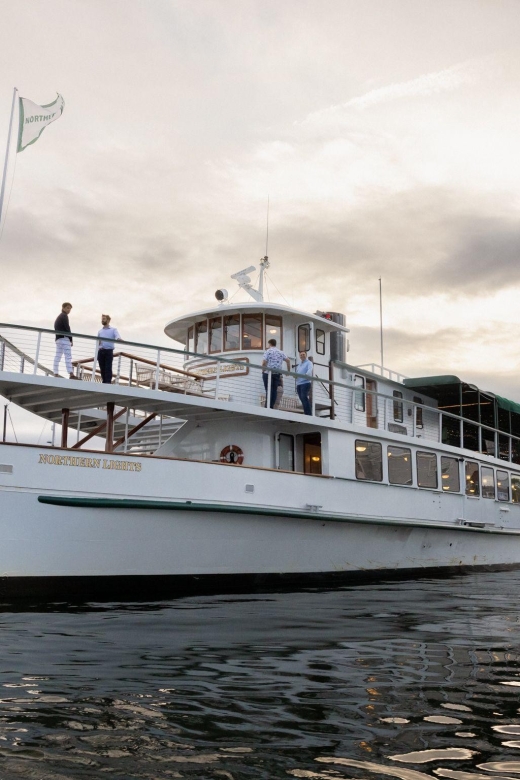 Boston: Cocoa and Carols Holiday Cruise - Getting to 60 Rowes Wharf without stress