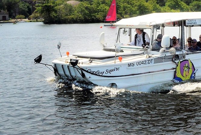 Boston Duck Boat Sightseeing City Tour with Cruise Along Charles River - What the narration really adds (and what can trip you up)