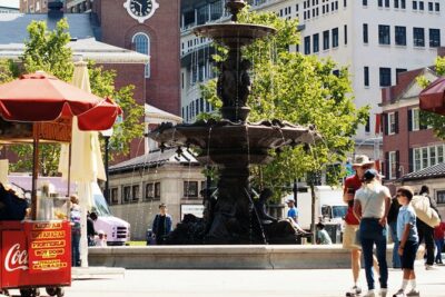 Boston: Freedom Trail History and Food Tour - Starting at Boston Public Market: chowder and baked beans first