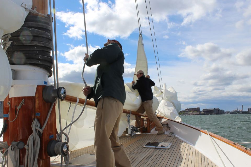 Boston: Harbor Champagne Sunset Sail from Rowes Wharf - Price and value: is $82 a fair deal?