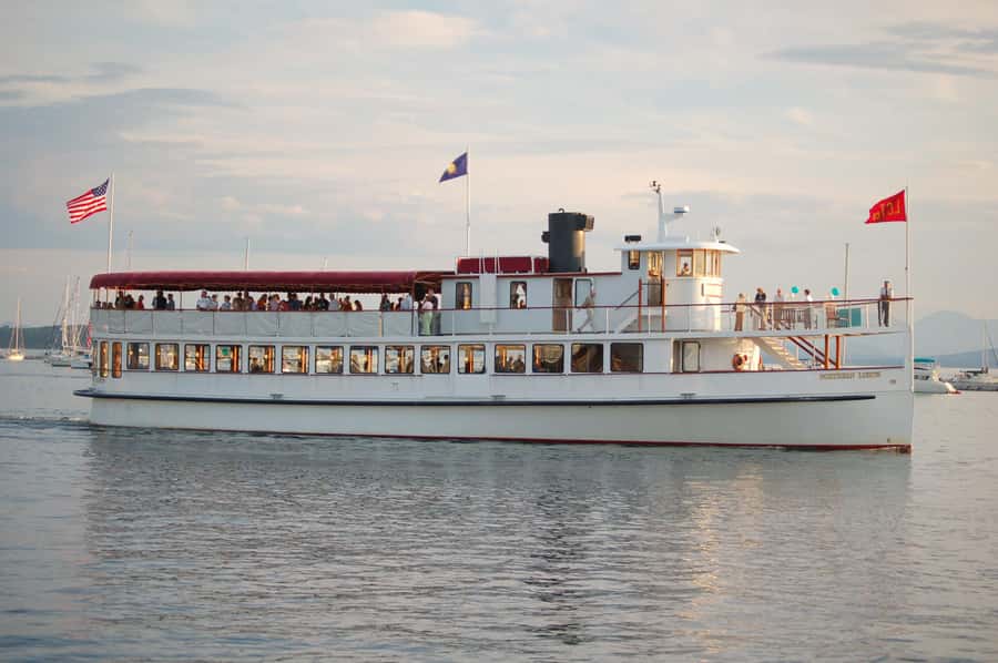 Boston Harbor Fall Foliage Weekend Brunch Cruise - Quick hits
