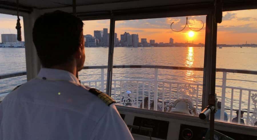 Boston Harbor: Full Moon Cruise with Champagne Option - Rowes Wharf After Dark: Getting Started Without Stress