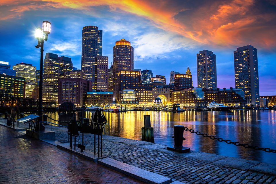 Boston: Haunted Pub Crawl of Historic Pubs and Taverns - The Guides: Storytelling, Humor, and Handling a Rowdy Group