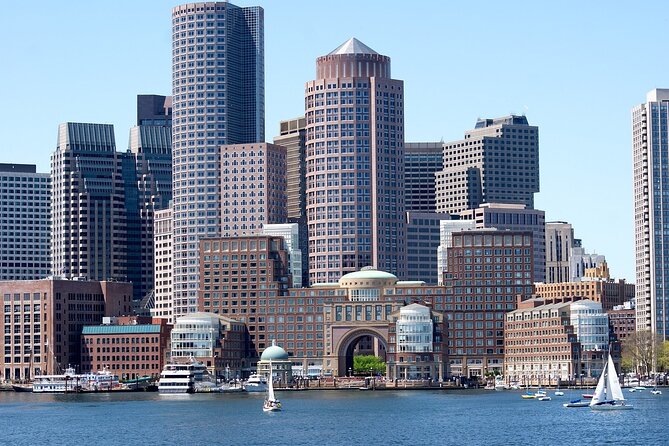 Boston Private City Tour 4 hours and Harvard University - Freedom Trail: a 4 km walk that turns downtown into a timeline