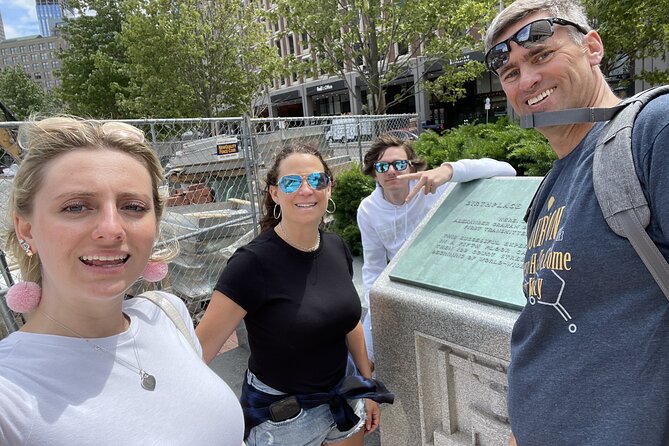 Boston Record Breakers: Self-Guided Scavenger Hunt - Copley Square: from Art Square to a classic Boston meeting point