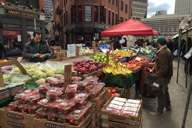 Boston Seafood Lovers Food and History Walking Tour - Dan’s guide style, and why max 12 matters