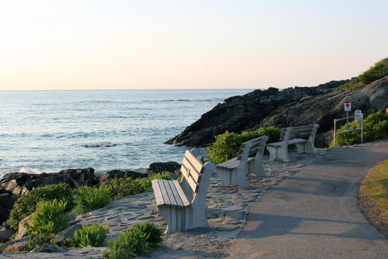 Boston to Kennebunkport Day Trip with Optional Trolley Tour - Kennebunkport afternoon: 2.5 hours to eat, shop, and enjoy the town pace