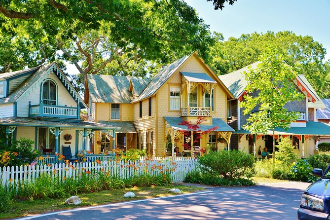 Boston to Martha's Vineyard Day Trip with Optional Island Tour - Choosing Free Time Only vs the 3-Hour Narrated Island Tour