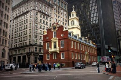 Boston: Top 10 Freedom Trail & 'Cheers' Guided Walking Tour - Meeting point: get there early, and wear the right shoes