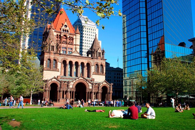 Boston: Votes for Women History Tour of Back Bay - Getting started at Make Way for Ducklings, then finding the thread
