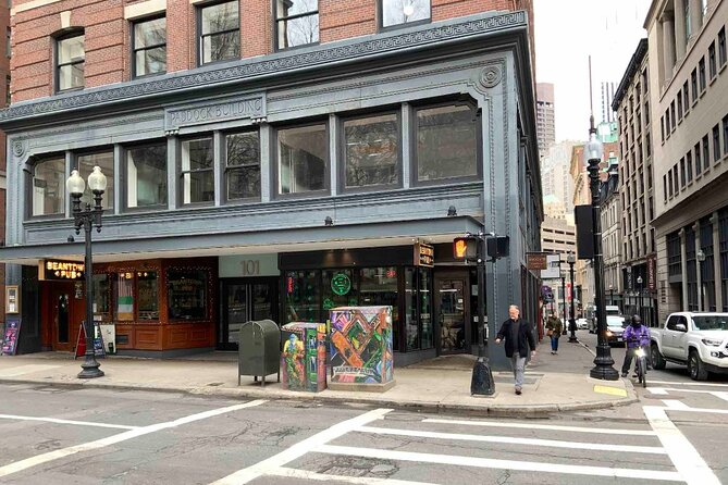 Boston's Freedom Trail: A Self-Guided Tour of All 16 Sites - The Graveyard Stops and the 1713 Trading-Era Building