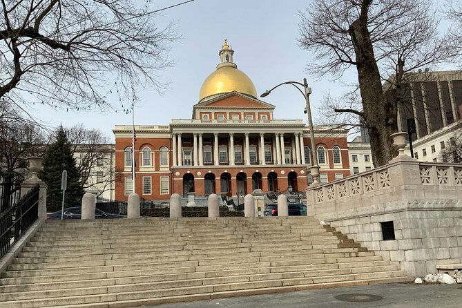 Boston's Freedom Trail: A Self-Guided Tour of All 16 Sites - Old City-to-Market Break Strategy: Beantown Pub and the Outdoor Market