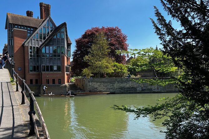 Cambridge Self Guided Walking Tour - University Museum Moments: Deep Time, Famous Specimens, Real Context