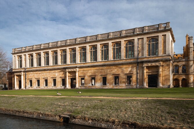 Cambridge - Shared Punting Tour - The 50-Minute Route: Bridges, College Backs, Riverside Architecture