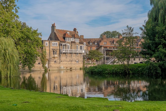 Cambridge University Colleges Guided Punting Tour - The second-oldest surviving college, early women students, and Trinity Hall’s river library views