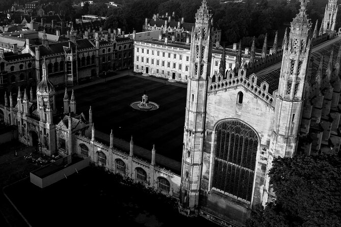 Cambridge University Ghost Tour by Alumni™ - The Haunted Bookshop, the Eagle Pub, and Free School Lane’s Chill