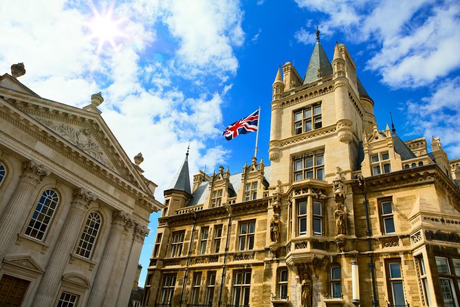 Cambridge University Walking Tour - The Senate House: graduation happens here, so the stories land differently