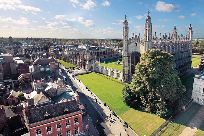 Cambridge University Walking Tour by Alumni™ Kings College Option - Corpus Christi College and Queens’ College: Darker Stories and Bridge Myths