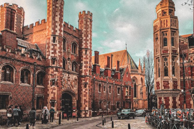 Cambridge's History & Secrets with Self-Guided Walking Tours - Avoiding Crowds in Cambridge With Flexible, Rain-Friendly Timing
