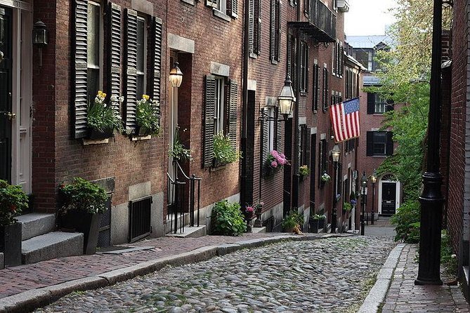 Downtown Freedom Trail, Beacon Hill & Back Bay Walking Tour - Where the Tour Starts: Old State House Energy and Quick Orientation