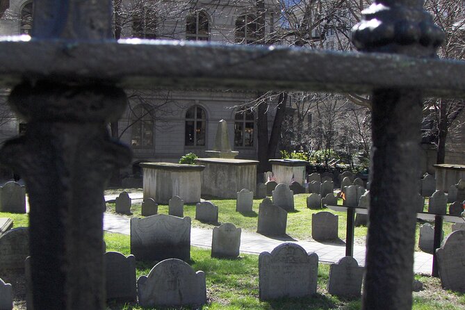 Downtown Freedom Trail Walking Tour - History & Architecture - King’s Chapel and the Old Corner Bookstore: when religion, governance, and ideas share the same streets