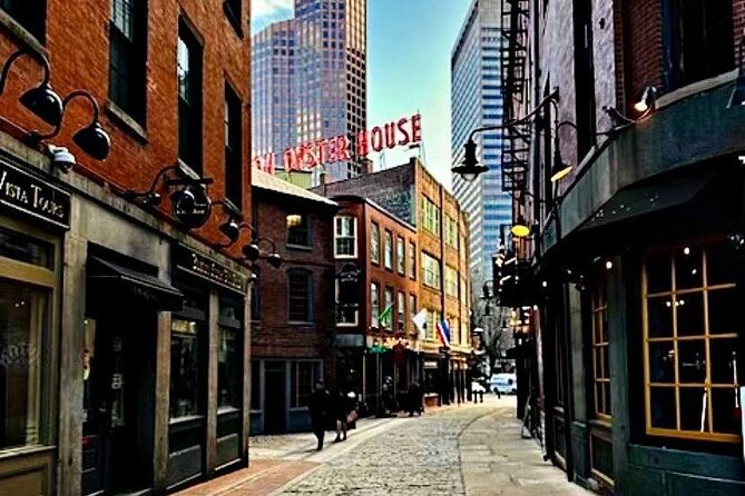 Freedom Trail Experience - Old Corner Bookstore and Old State House: Words, Government, and Power