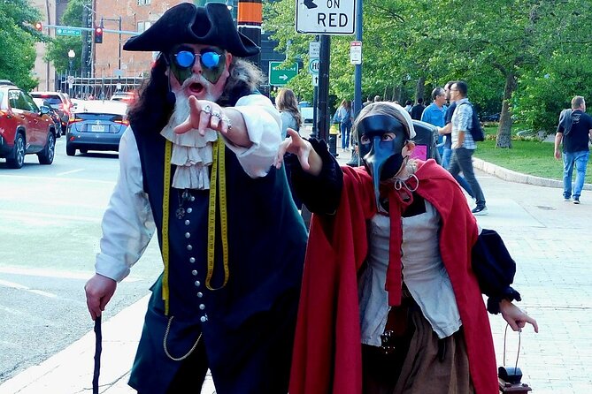 Ghosts and Gravestones Boston Nightwalk - What the guide performance really adds: costumes, characters, and quick Q&A