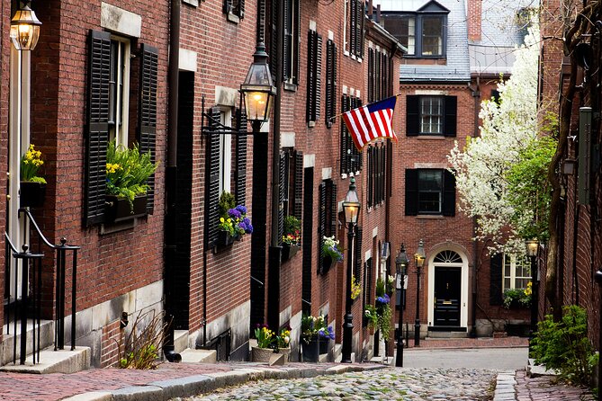 Haunted Boston’s Historic Streets Walking Guided Tour - Hawthorne’s reverend ghost: Boston literature meets the supernatural