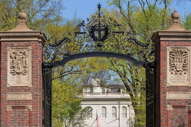 Illustrious Schools: Group Tour of MIT And Harvard - Getting there without stress: Ripple Cafe to Harvard Square