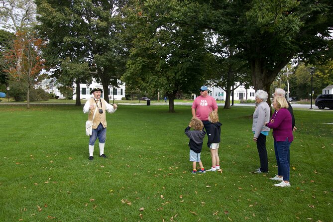 Lexington, MA Battle Green Walking Tour with Costumed Guide - How the Lexington Battle Green walk turns 1775 into real places