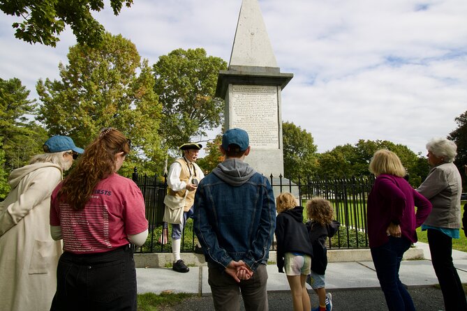 Lexington, MA Battle Green Walking Tour with Costumed Guide - Buckman Tavern and the battle’s bigger arc