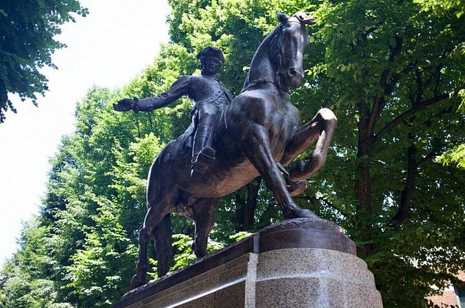 North End Food Tour: Taste Boston's Italian Heritage - Portions, Pacing, and the Water Bottle Tip