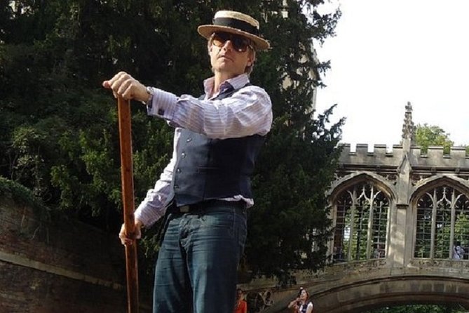 Private Cambridge Punting Tour - Queens College and the Mathematical Bridge: the turning point moment