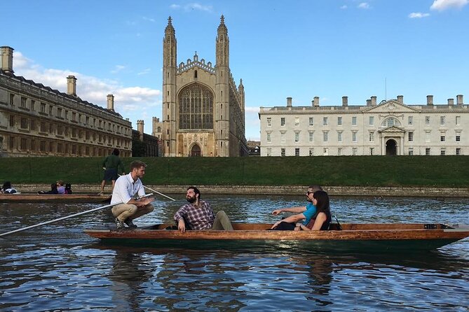 Private | Cambridge University Colleges Guided Punting Tour - Why a private punt is the smart way to see Cambridge