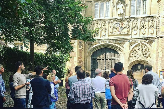 Private | Cambridge Walk & Punt Tour by Alumni™ & King's Chapel - Walking Cambridge: from the Corpus Clock to The Eagle pub