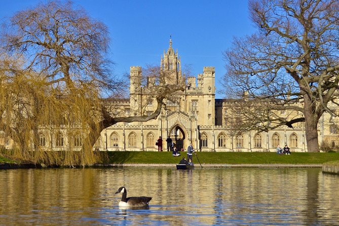 Private Chauffeur Punt Tour - Photo Stops and Big Moments: What to Watch for as You Glide Under Bridges