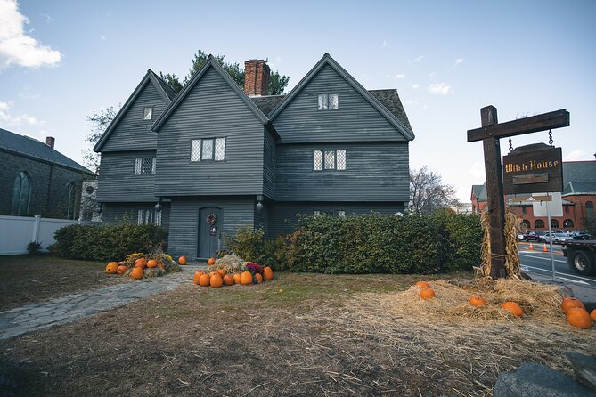 Private Day Trip to Salem and Hammond Castle from Boston - Transport and comfort: the Toyota Sienna setup (and luggage limits)