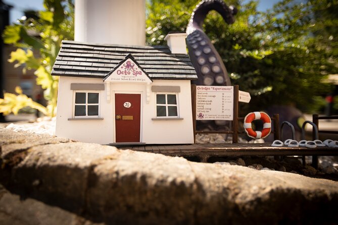 Private Self-Guided Dinky Door Hunt in Cambridge - Should you book the Dinky Doors hunt in Cambridge?