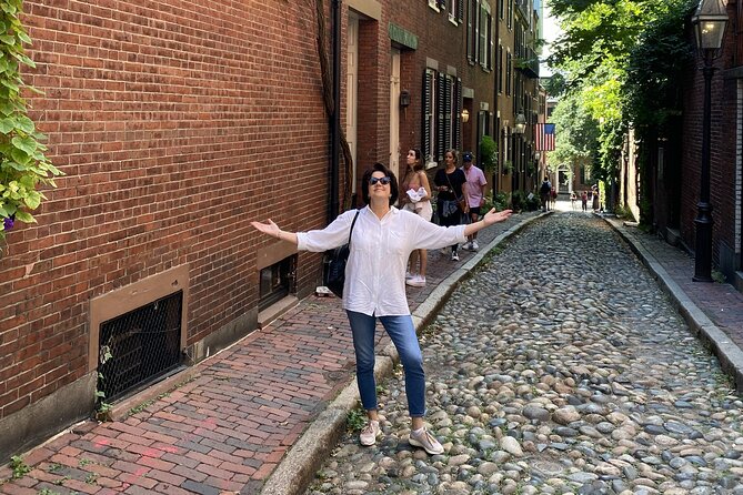 Private Walking Tour from Boston to Beacon Hill Freedom Trail Harborwalk - Old City Hall and the Old Corner Bookstore: Government Meets Publishing