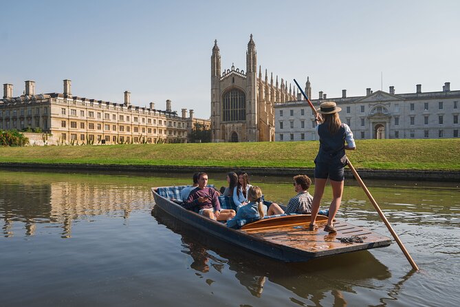 Punting Tour in Cambridge - College Backs: the Cambridge overview you get fast