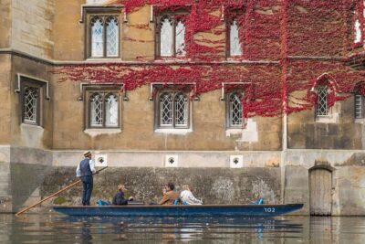 Punting Tour in Cambridge - Where you start near the city centre and what to expect onboard