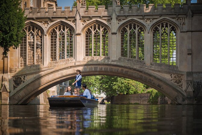 Punting Tour in Cambridge - Guides and live commentary: how to make the most of it