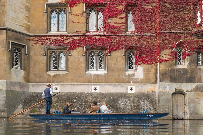 Punting Tour in Cambridge - Where you start near the city centre and what to expect onboard